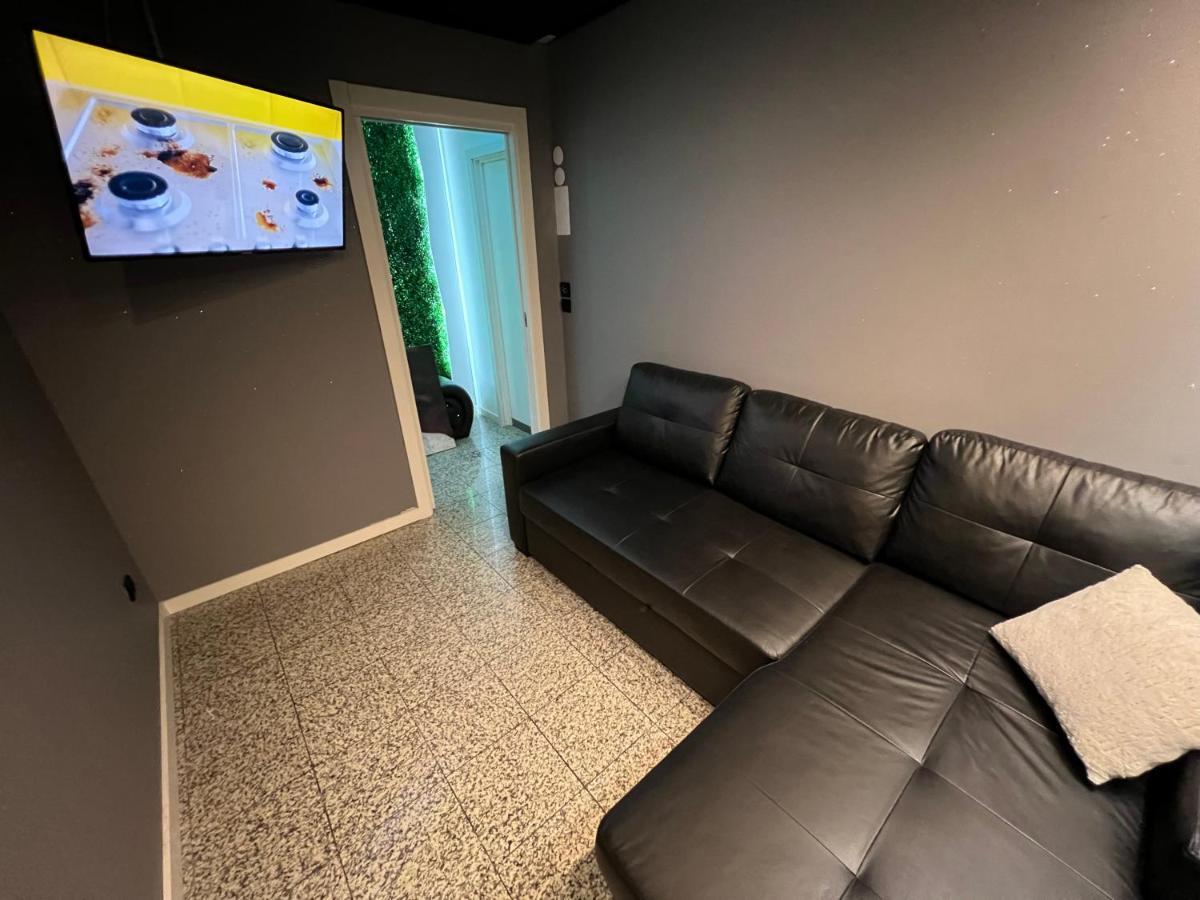 Modern Room With Indoor Shower Near The River - Quarto Moderno Com Duche Interior Proximo Da Ribeira Vila Nova de Gaia Dış mekan fotoğraf
